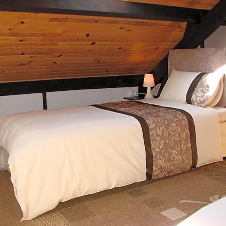 La Blanche Roche Bed & Breakfast Sourdeval