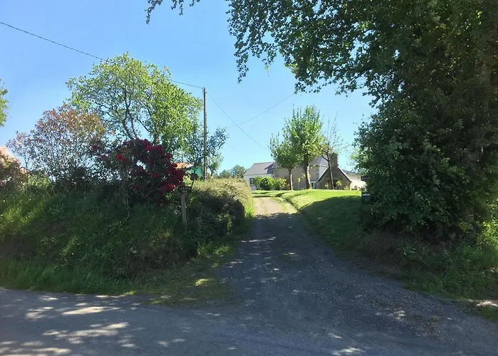 La Blanche Roche Bed & Breakfast Sourdeval