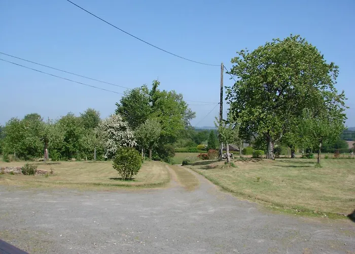 La Blanche Roche Bed & Breakfast Sourdeval