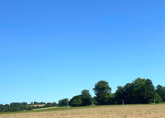 La Blanche Roche Bed & Breakfast Sourdeval